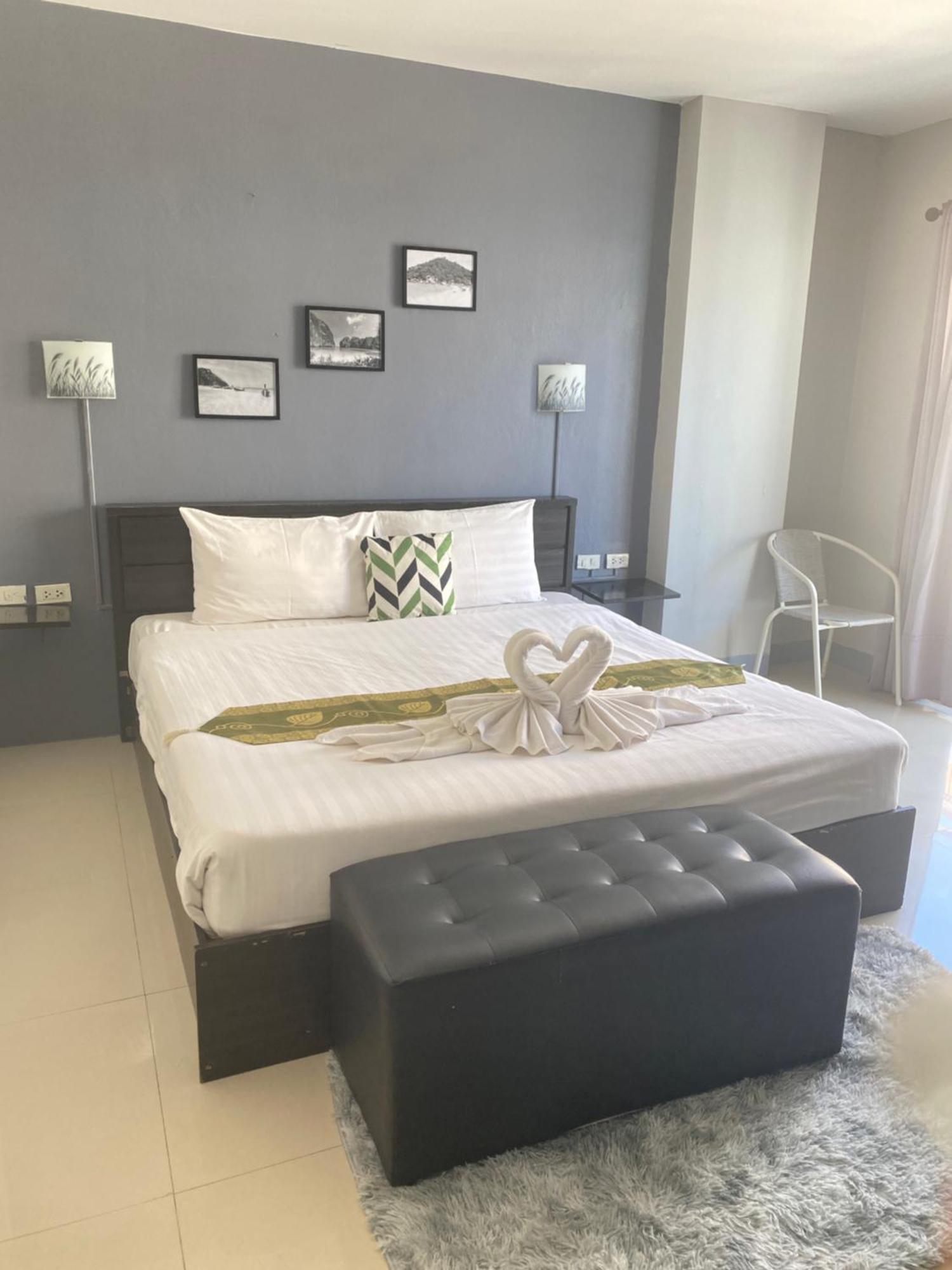 Holiday Home Patong Ngoại thất bức ảnh