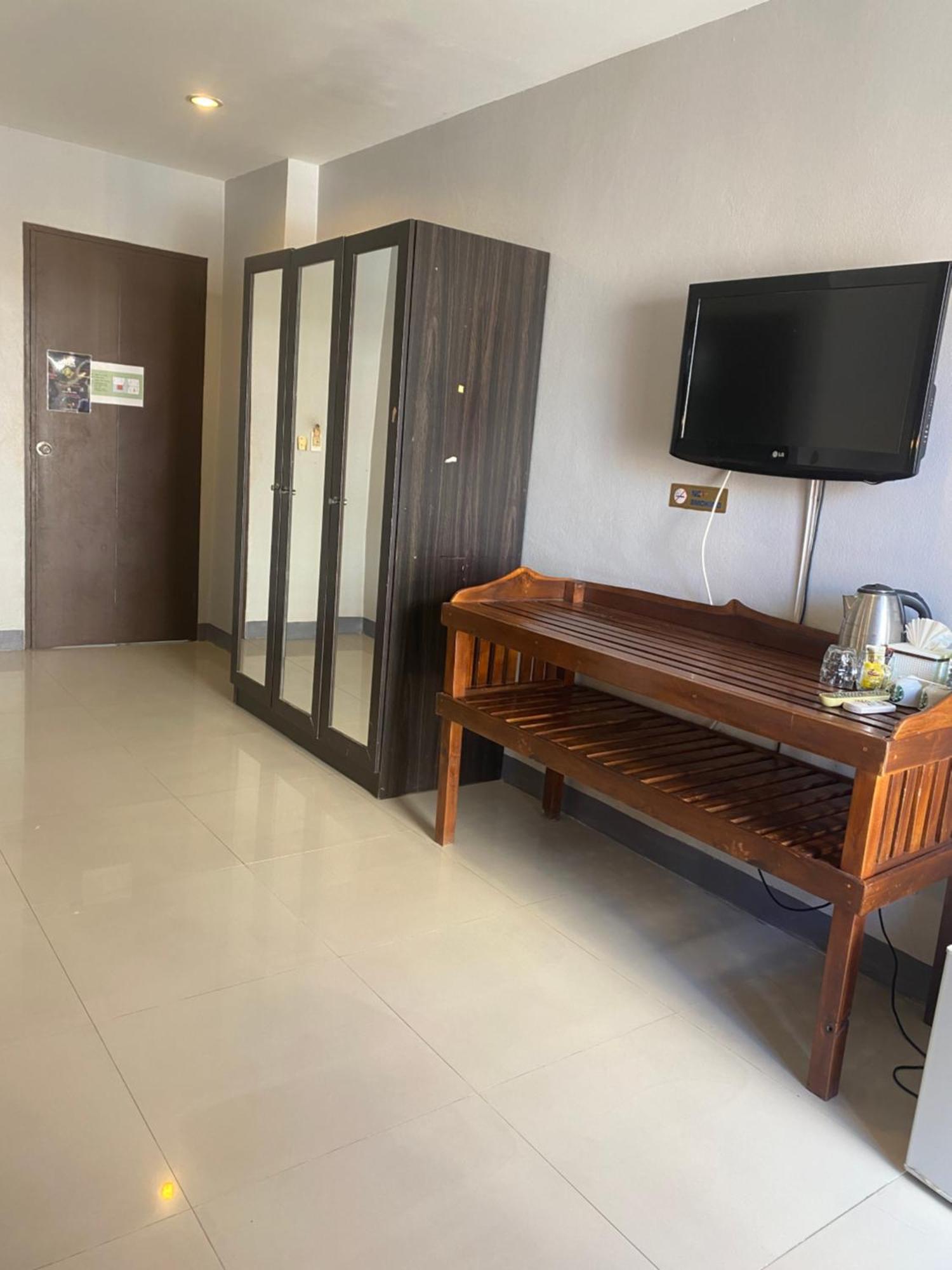 Holiday Home Patong Ngoại thất bức ảnh