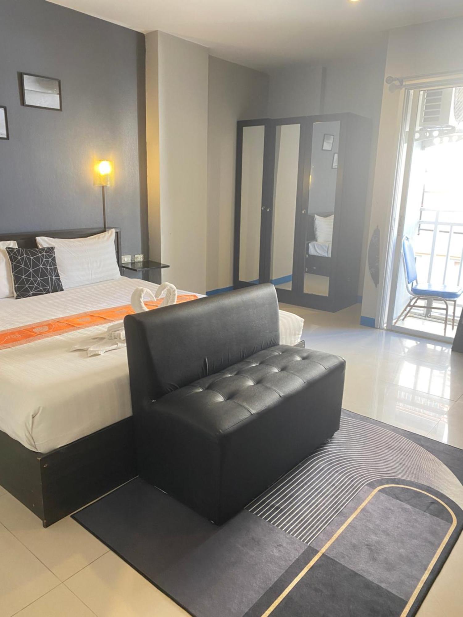Holiday Home Patong Ngoại thất bức ảnh