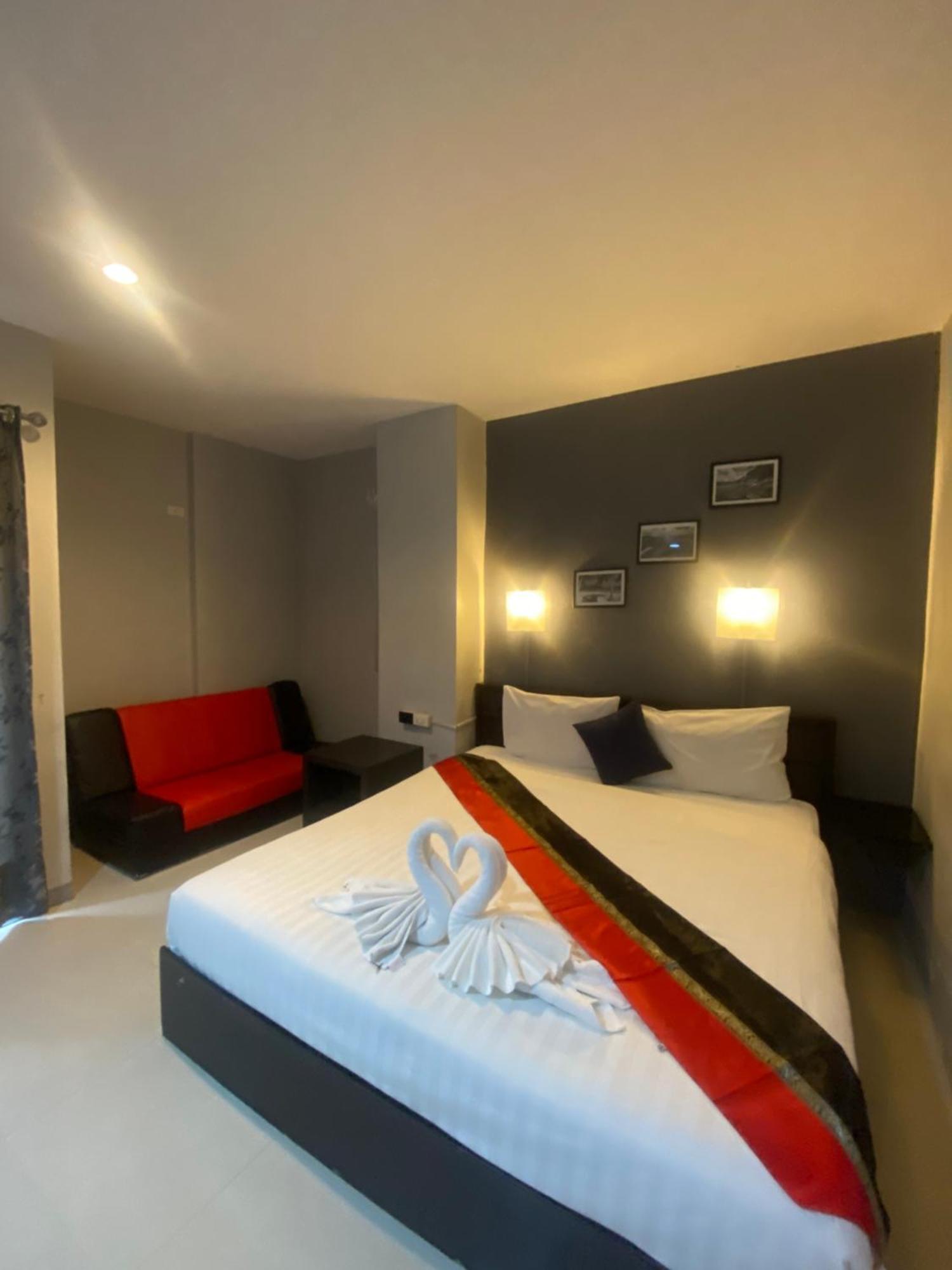 Holiday Home Patong Ngoại thất bức ảnh